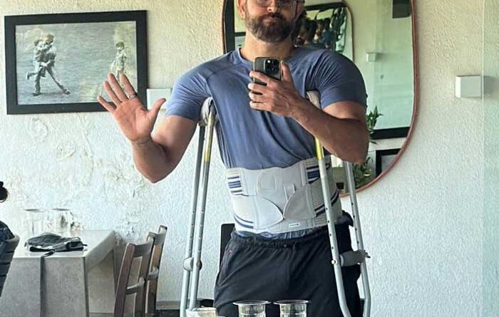 Hrithik on crutches what happened