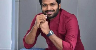 Anil Ravipudi failed to impress NTR and Allu Arjun