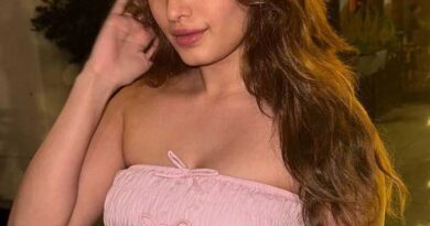 Raveena daughter Rasha turns singer