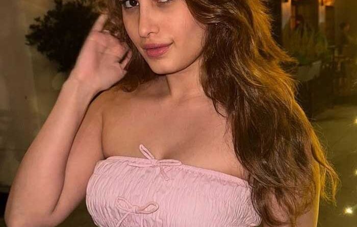 Raveena daughter Rasha turns singer