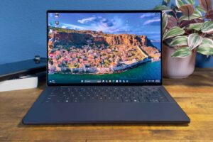 Dell XPS 14 head on hero