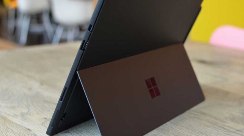 Microsoft Surface Pro 6 (2018) 12.3" i5-8250U 8GB RAM 256GB SSD (Refurbished)