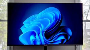 Living room TV with Windows desktop PC