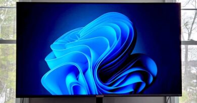 Living room TV with Windows desktop PC