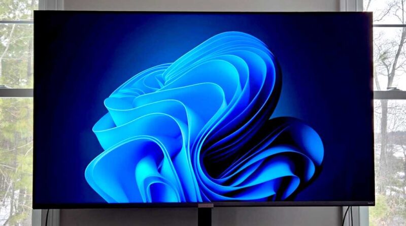 Living room TV with Windows desktop PC