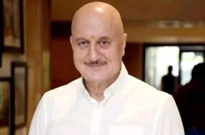 Anupam Kher cautions fans regarding fake social media account