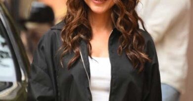 Mrunal Thakur Becoming More Popular With Rumours Thank Her Work