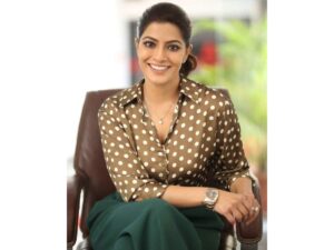 Varalakshmi is fighting for women