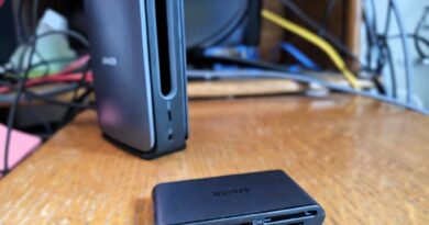 Anker 13 in 1 nano dock with removeable hub 7
