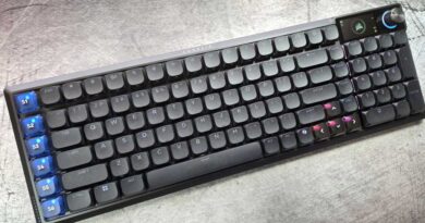 Corsair Vanguard keyboard