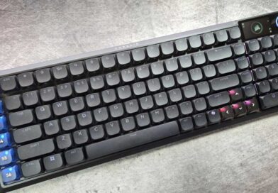 Corsair Vanguard keyboard