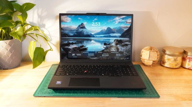 Lenovo ThinkPad P16v Gen 3 hero