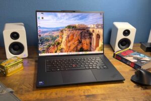 Lenovo ThinkPad T1g hero