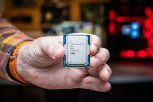 Intel Arrow Lake 285K held by a hand