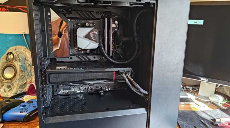 Gaming desktop PC peek internal components