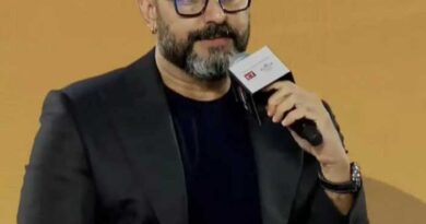 Abhishek Bachchan blasts critics | cinejosh.com