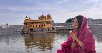 Hansika visits Golden Temple | cinejosh.com