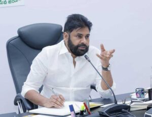 Pawan Kalyan praises Chiranjeevi initiative