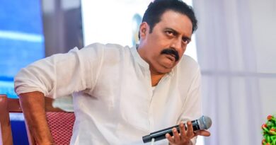 Prakash Raj showing stars to the makers