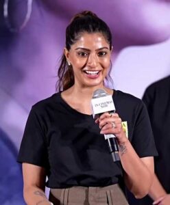 Varalakshmi links financial stability to kids, Manchu Lakshmi supports