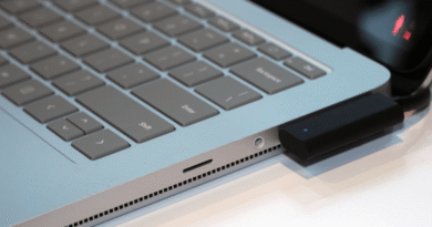 Microsoft Surface Laptop Studio 2 ports right