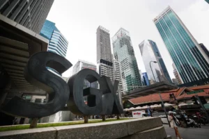S’pore stocks dip on US-Iran ceasefire uncertainty, Singdollar gains against Yen and Rupiah