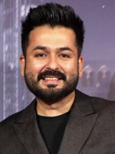 Whom will Dhurandhar maker will team with