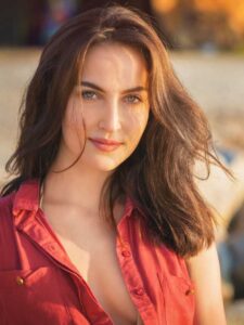 Elli AvrRam talks about B-Town and South