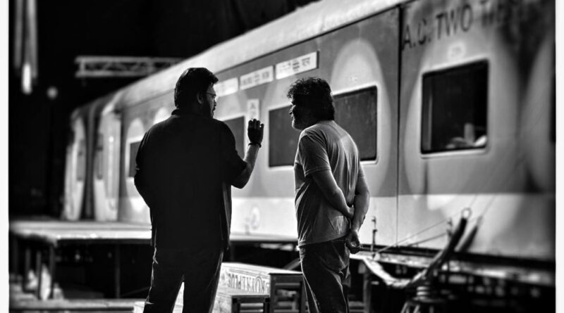 Aadarsha Kutumbam progressing at a metro station