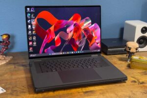 Asus ROG Zephyrus Duo hero