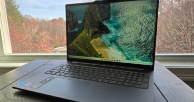Lenovo IdeaPad Slim 5i angled