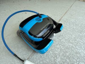 Maytronics Dolphin Nautilus CC Supreme hero