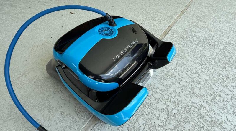 Maytronics Dolphin Nautilus CC Supreme hero