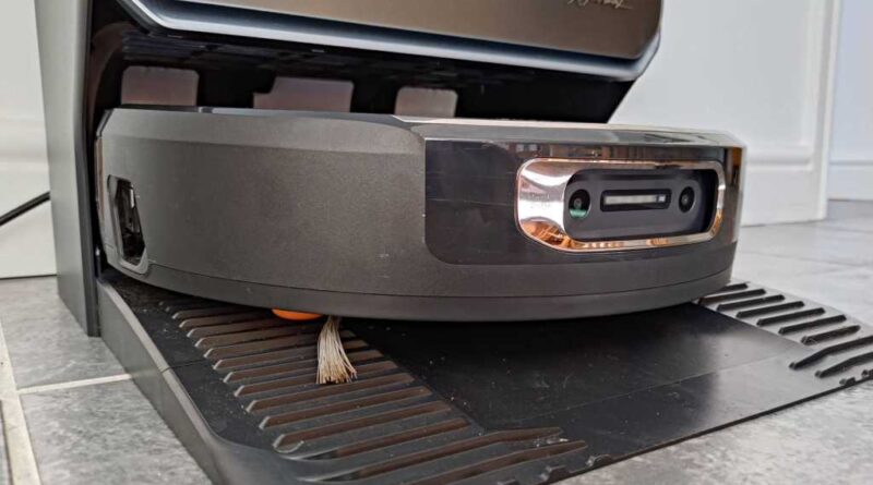 Narwal Flow 2 robot vacuum mop resting in dock