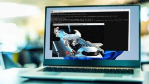 Laptop mit einem alten Spiel auf dem Desktop