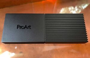 Asus ProArt PA40SU 40Gbps enclosure