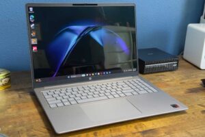 HP OmniBook 3 hero