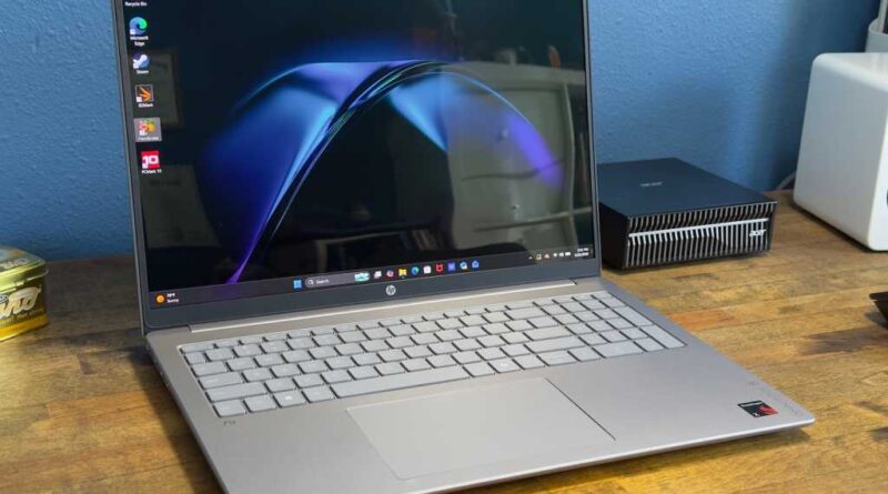 HP OmniBook 3 hero