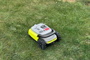 Review of UBHome M10 robot lawn mower