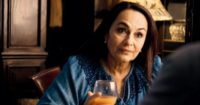 Soni Razdan reveals working with Helen was a 'revelation', praises Karisma Kapoor