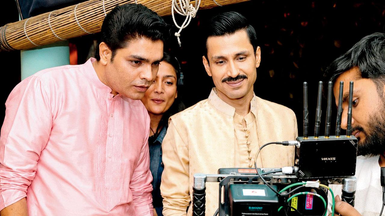 Amol Parashar (centre) on the set of ‘The Bureaucrat’
