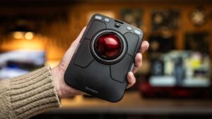 Expert Mouse Pro TB900 EQ trackball mouse held in hand