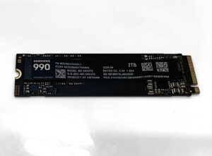 Samsung 990 PCIe 4.0 NVMe SSD