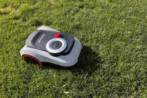 Navimow i215 robot mower