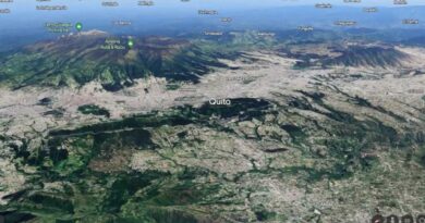 Google Earth 3D terrain screenshot Quito