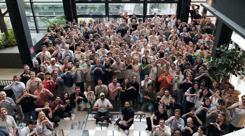 A wide-angle crowd shot of all the Sweden-based lovable employees.