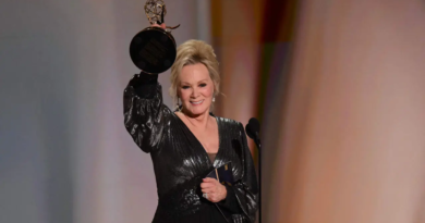 Jean Smart makes history with fifth Hacks win