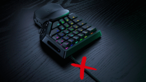 Razer Tartarus V2 Pro with red X on the cable