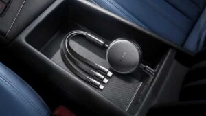 Lisen 3-in-1 retractable car USB charging cable