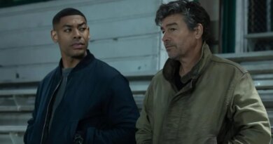 How Kyle Chandler's late father influence his character's bond with co-star?